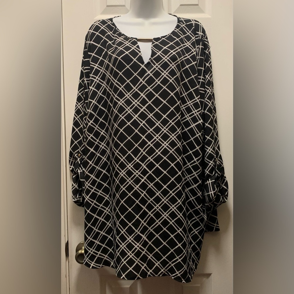 CJ Banks Women's Plus 3X Black/White Keyhole Neck  3/4 Sleeve Tunic Blouse Top